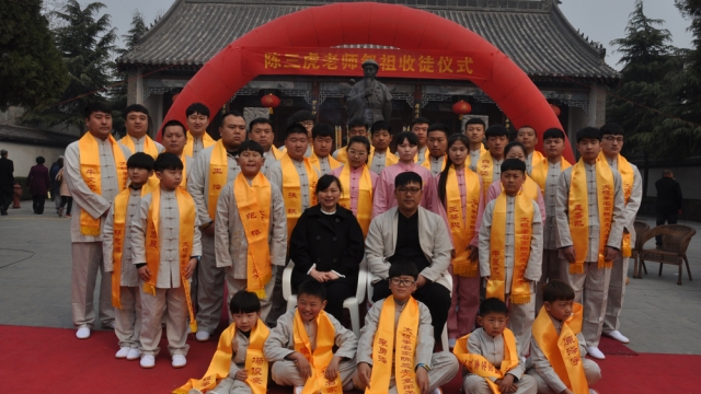 【视频】陈氏太极拳对陈泰拳-陈建强VS麦神猜