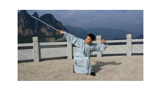 诚意正心弘扬陈鑫太极 德艺双修传递君子文化—— 记陈鑫太极拳研修院主教练鲍静潜、刘正楷