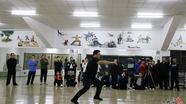 太极名家陈二虎江苏省巡回传拳——无锡站
