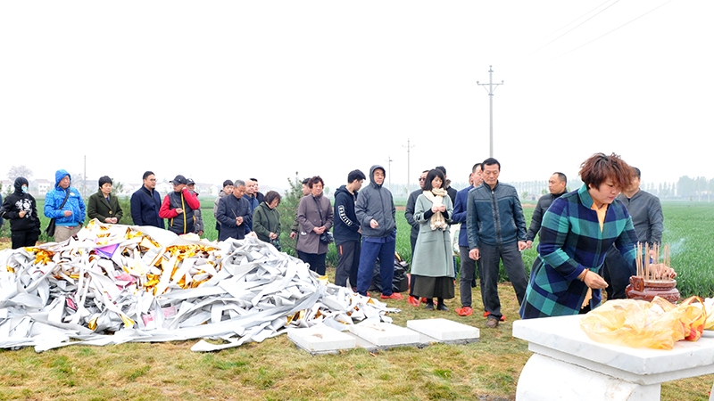 朱老虎太极传人清明祭拜先师朱老虎