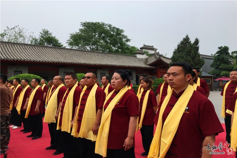 中华伸金太极研究会“万名中医练太极活动”启动暨陈家沟寻根拜祖仪式举行