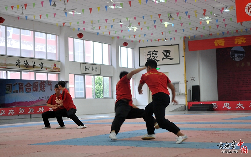 北师大外国留学生一行到访温县张保忠太极武院参观交流