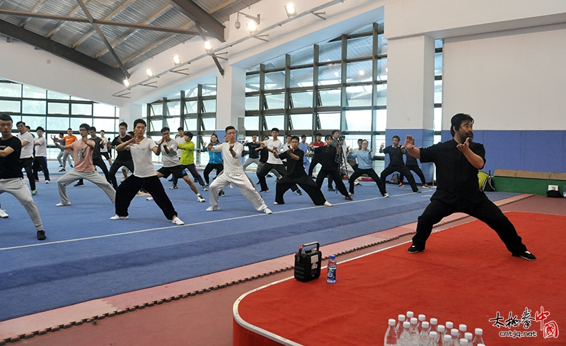 太极拳进校园，太极名家张保忠应邀走进高校传播讲授太极拳