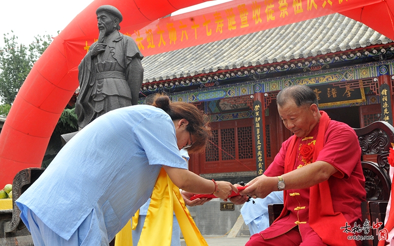 太极名家陈长虹老师六十七寿诞暨祭祖收徒仪式隆重举行