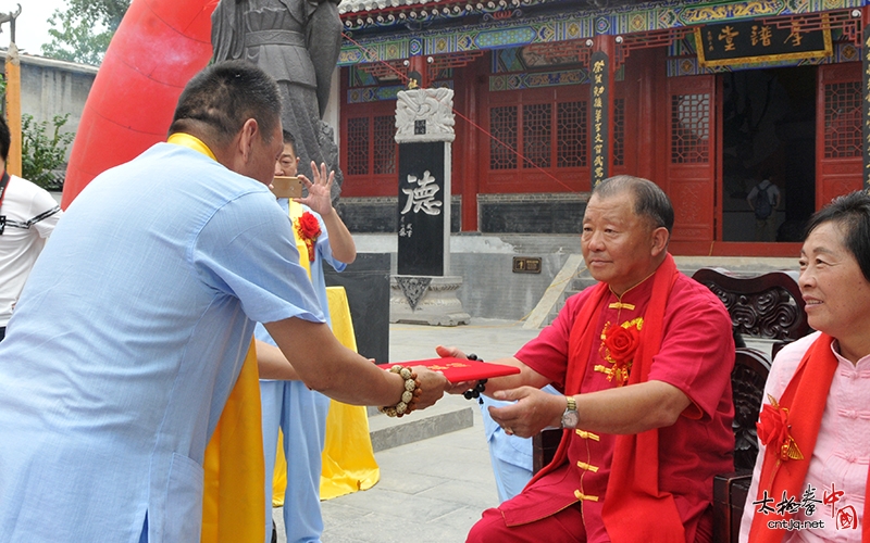 太极名家陈长虹老师六十七寿诞暨祭祖收徒仪式隆重举行