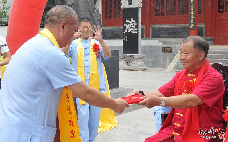 太极名家陈长虹老师六十七寿诞暨祭祖收徒仪式隆重举行