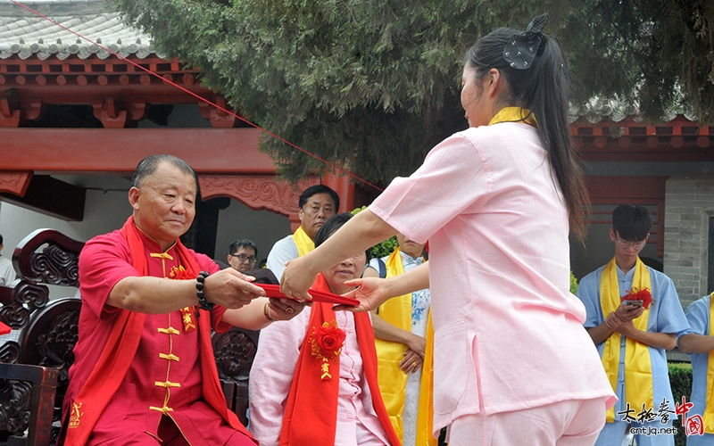 太极名家陈长虹老师六十七寿诞暨祭祖收徒仪式隆重举行