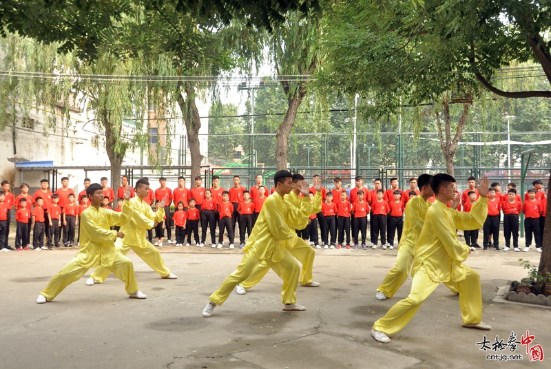 德国太极拳爱好者一行到访辛强太极拳学校参观交流