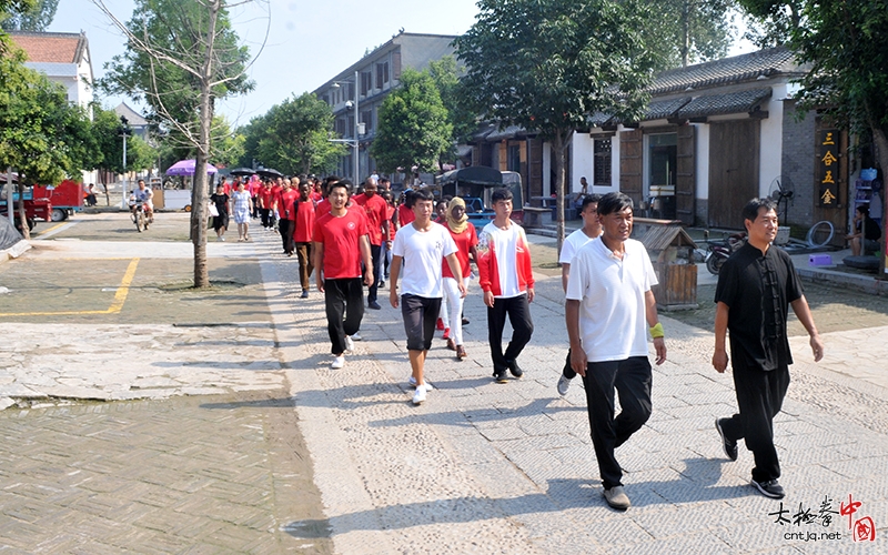 河南工业大学援外太极拳培训班陈家沟祭祖暨开班仪式隆重举行