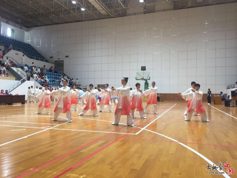 不骄不躁 奋勇前行——灌云县太极拳协会在2018江苏省连云港市首届全民健身运动会上喜获佳绩 满载而归