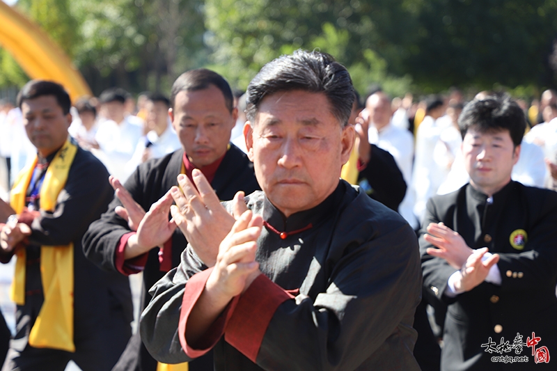 建国六十九载，太极百年相传——国际太极拳大师陈小旺祭祖收徒仪式隆重举行