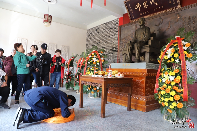 国际太极拳大师陈庆州先生铜像揭幕仪式圆满举行