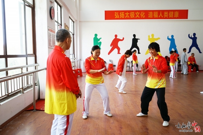 抚州市举办首届太极拳裁判员教练员八法五步培训班