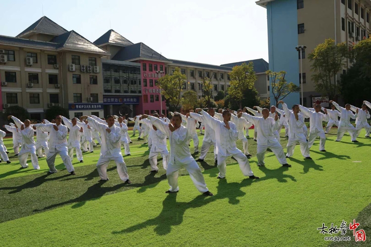 张福旺太极拳馆鄂州分馆张恋民教练受邀到狮子山强制隔离戒毒所授拳