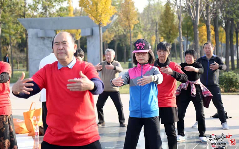 “舞太极 授拳艺”——张福旺太极拳馆带领外来游客发源地感受太极文化