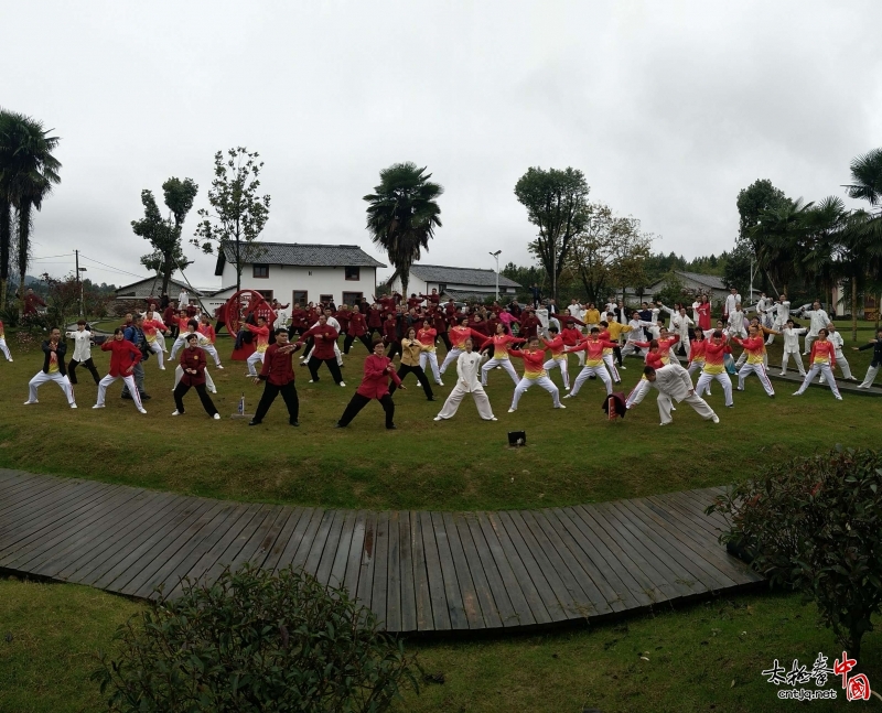 宜黄天才太极队成功举行两周年庆典活动