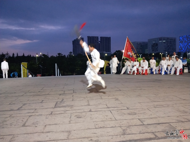 陈氏太极华南拳馆举行18周年庆祝仪式，多名市直机关领导到场祝贺