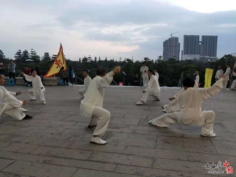 陈氏太极华南拳馆举行18周年庆祝仪式，多名市直机关领导到场祝贺