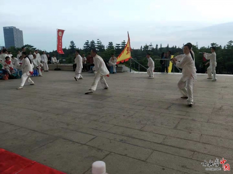 陈氏太极华南拳馆举行18周年庆祝仪式，多名市直机关领导到场祝贺