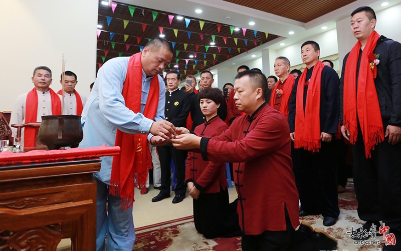 太极根源陈家沟 花开鹏城谱新篇—太极拳名家陈涛于深圳开山收徒31人