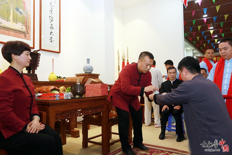 太极根源陈家沟 花开鹏城谱新篇—太极拳名家陈涛于深圳开山收徒31人