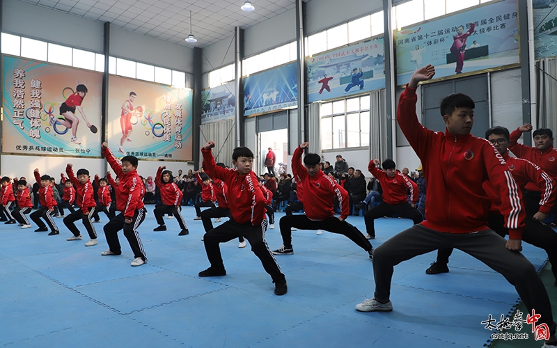 温县老年体育优秀健身站点表彰大会在温县全民健身活动中心综合训练馆隆重举行