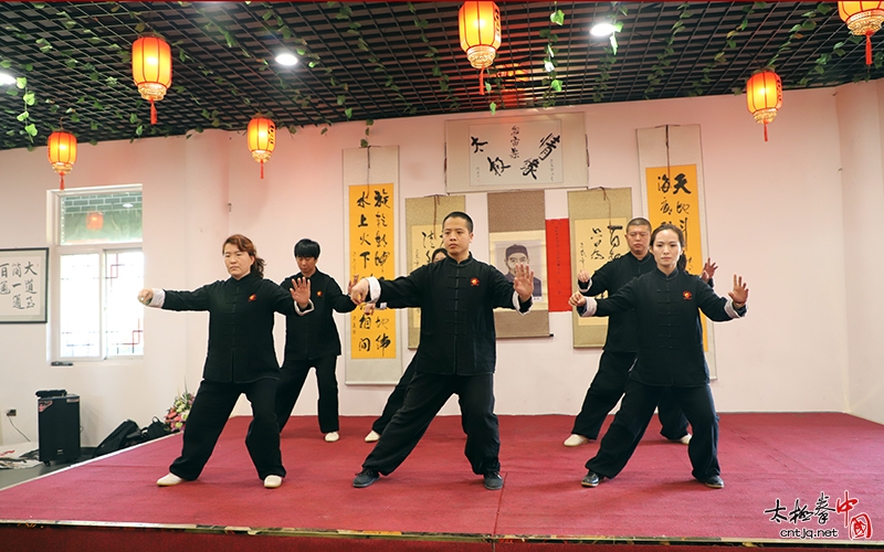 太极拳忽雷架传人陈庆雷老师七十岁寿诞庆典暨收徒仪式隆重举行