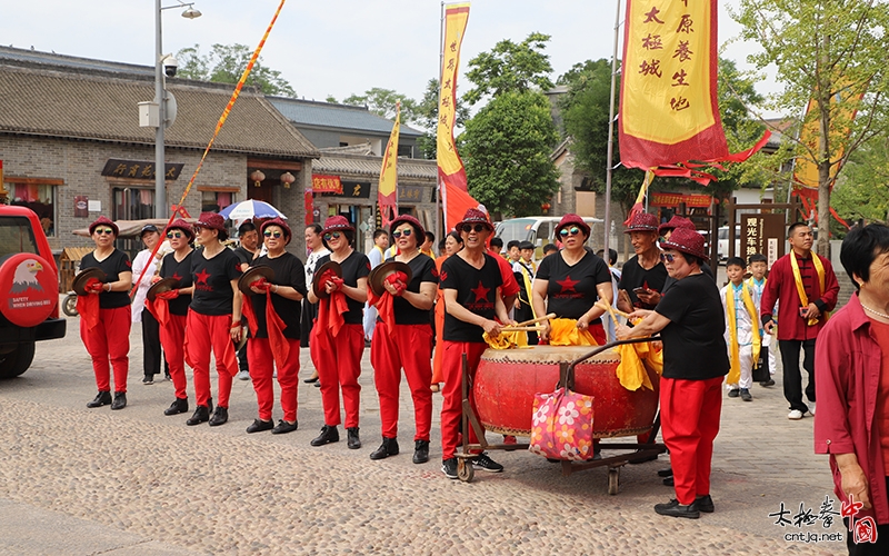 太极拳名家陈长虹六十八岁寿诞及祭祖收徒庆典仪式于陈家沟举行