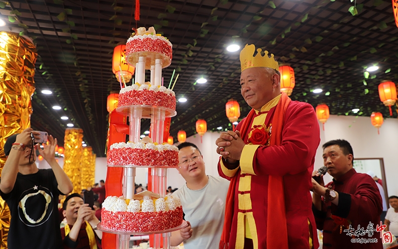 太极拳名家陈长虹六十八岁寿诞及祭祖收徒庆典仪式于陈家沟举行