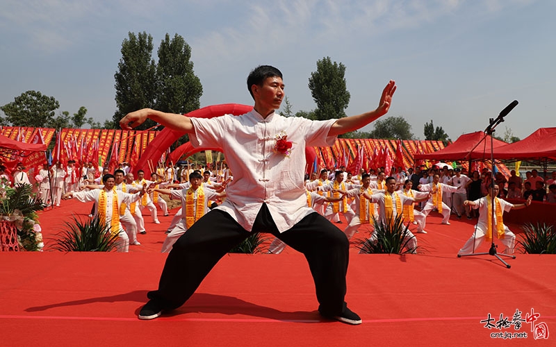 陈家沟国际太极院院长陈炳祭祖暨新校区奠基仪式隆重举行