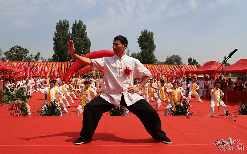 陈家沟国际太极院院长陈炳祭祖暨新校区奠基仪式隆重举行