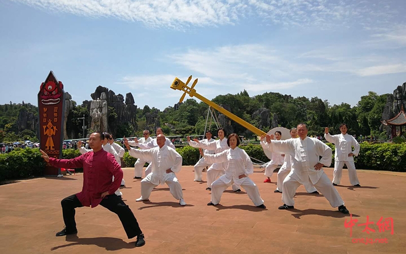 太极名家牛冠杰受邀赴昆明进行太极拳传拳