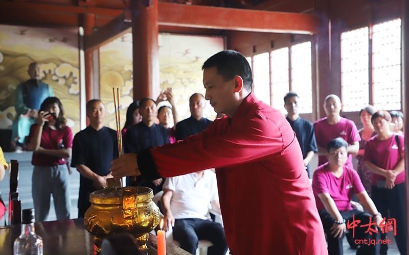 三生有幸遇良师，今朝一拜终圆梦——太极拳优秀传人王雨收徒仪式隆重举行