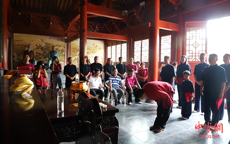 三生有幸遇良师，今朝一拜终圆梦——太极拳优秀传人王雨收徒仪式隆重举行