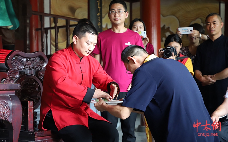 三生有幸遇良师，今朝一拜终圆梦——太极拳优秀传人王雨收徒仪式隆重举行