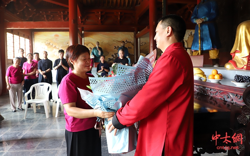 三生有幸遇良师，今朝一拜终圆梦——太极拳优秀传人王雨收徒仪式隆重举行