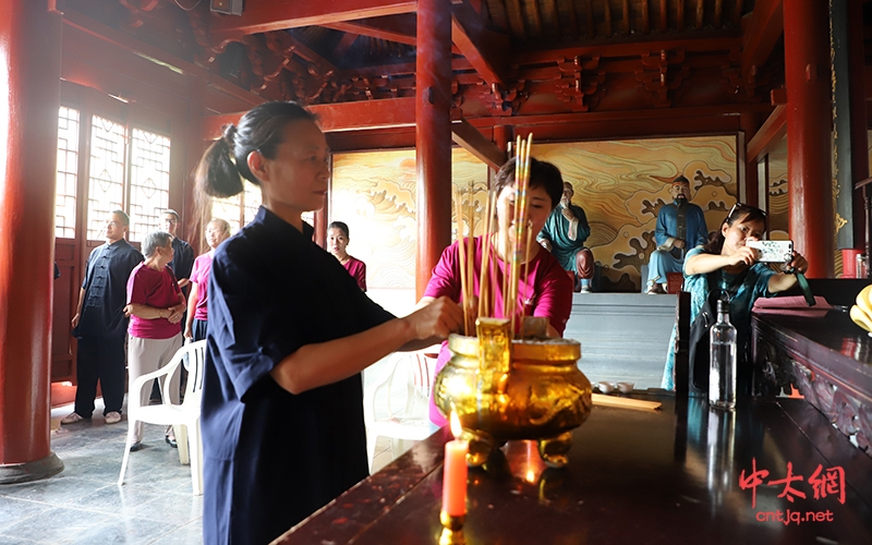 三生有幸遇良师，今朝一拜终圆梦——太极拳优秀传人王雨收徒仪式隆重举行