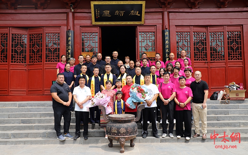 三生有幸遇良师，今朝一拜终圆梦——太极拳优秀传人王雨收徒仪式隆重举行