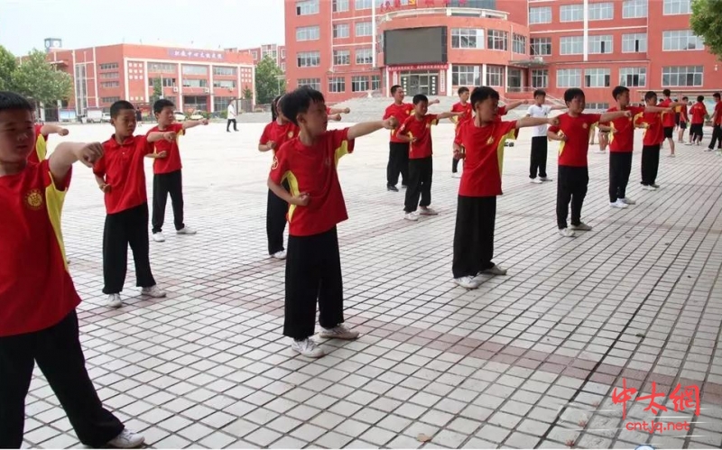  温县职教中心张保忠太极武院——学生暑期的社会实践基地