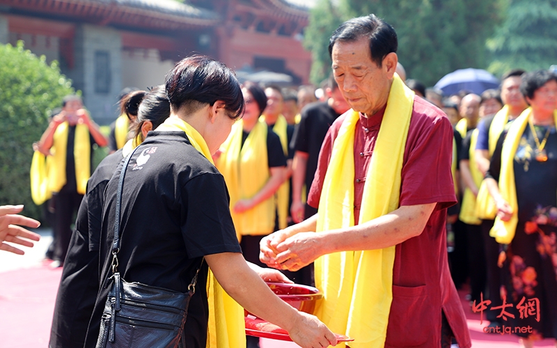 “一赛一节”·“一带一路太极行”暨王西安大师七十七华诞太极拳展演启动仪式隆重举行