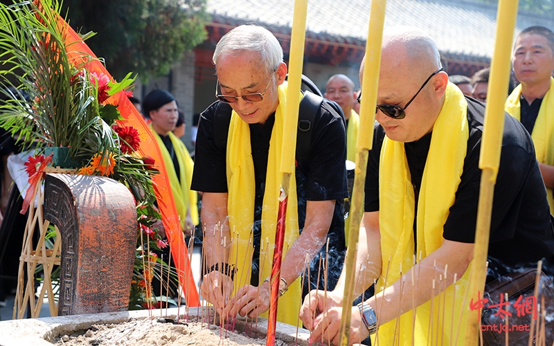 “一赛一节”·“一带一路太极行”暨王西安大师七十七华诞太极拳展演启动仪式隆重举行