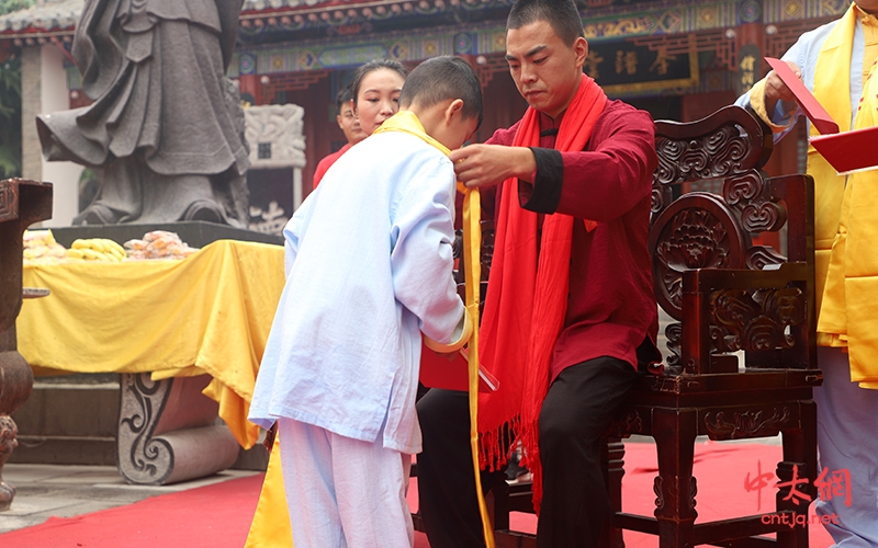 十月金秋硕果丰 太极门里添新丁｜沁阳晓峰太极拳学校校长李晓峰收徒仪式在陈家沟隆重举行