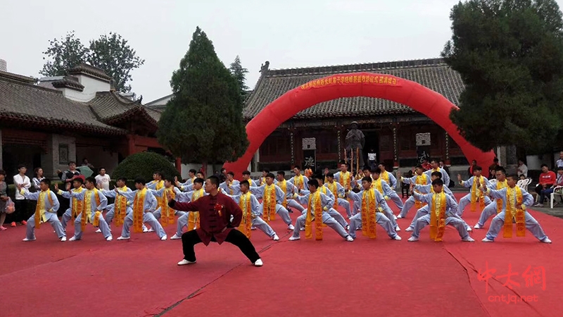 十月金秋硕果丰 太极门里添新丁｜沁阳晓峰太极拳学校校长李晓峰收徒仪式在陈家沟隆重举行