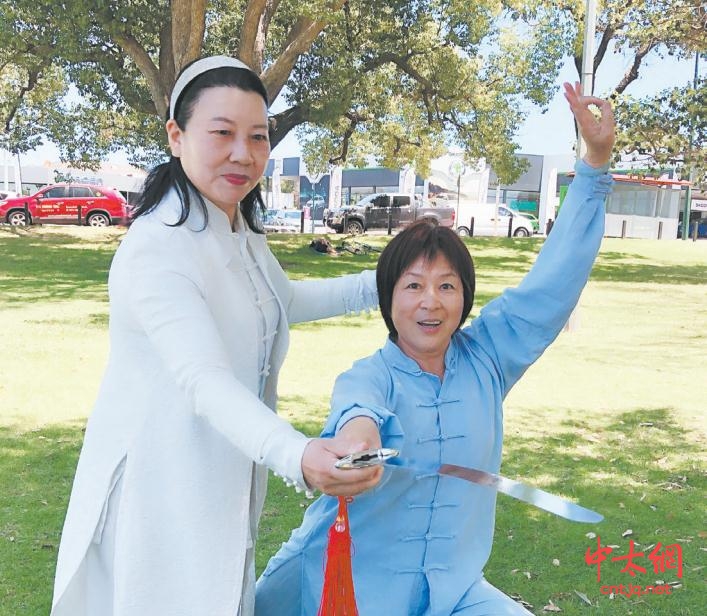 “太极双剑女皇”陈桂珍赴澳大利亚柏斯开展太极拳传播活动