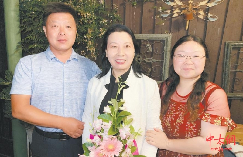 “太极双剑女皇”陈桂珍赴澳大利亚柏斯开展太极拳传播活动