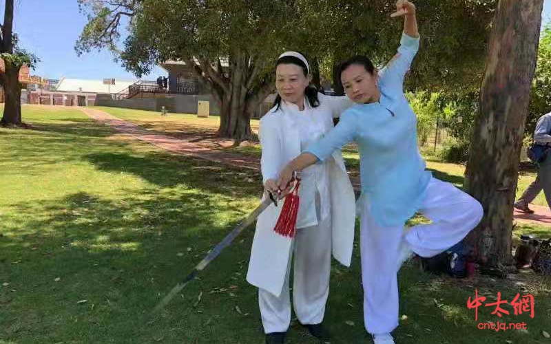 “太极双剑女皇”陈桂珍赴澳大利亚珀斯开展太极拳传播活动
