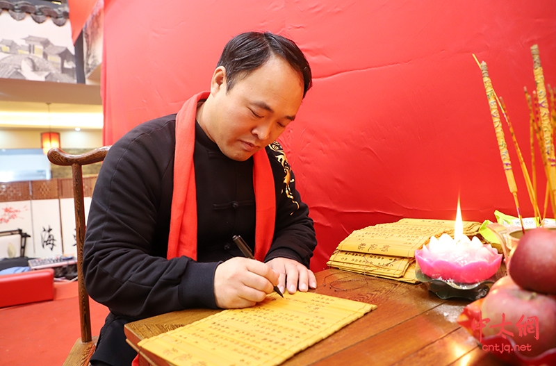 余慈跨年喜相逢 会华桃李再飘香—余慈会华武术馆2019年年会暨太极名家孙会华收徒仪式隆重举行