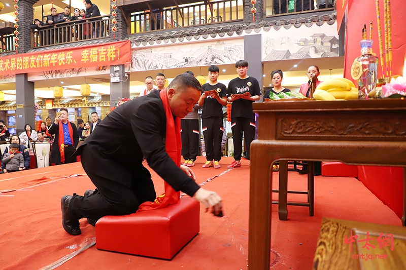 余慈跨年喜相逢 会华桃李再飘香—余慈会华武术馆2019年年会暨太极名家孙会华收徒仪式隆重举行