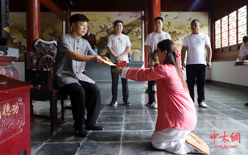 太极传承薪火续｜陈氏太极拳二十二世传人陈飞喜收新徒