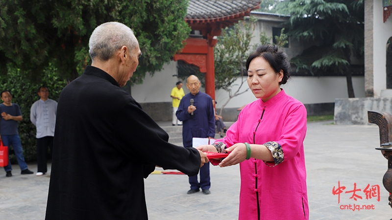 太极圣地 薪火传承——慧昊太极拳馆馆长翟慧丽老师喜收新徒